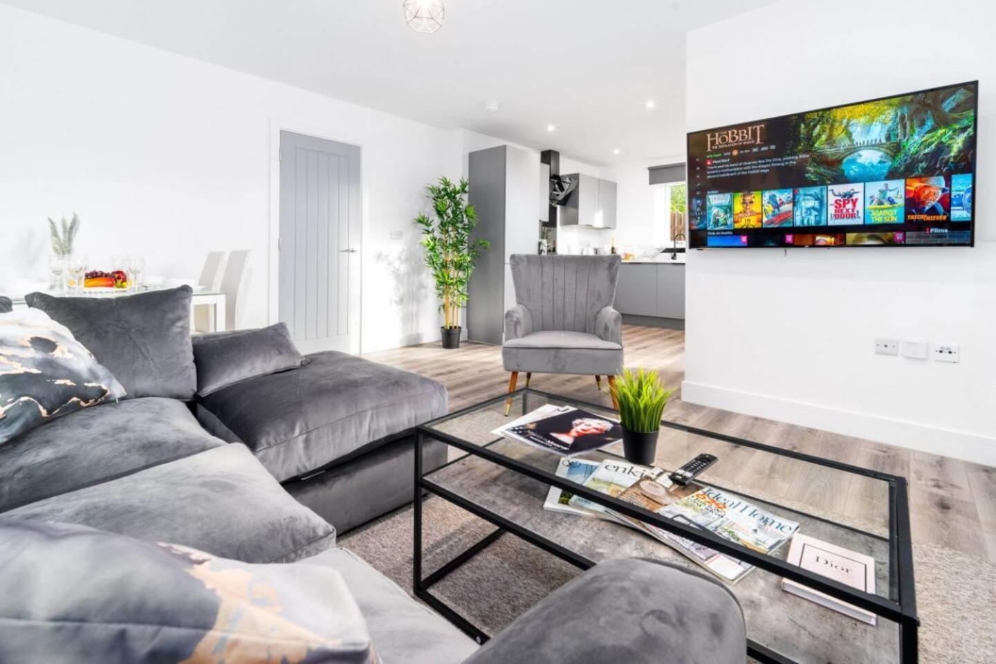 Luxury Apartment - 2 Bedrooms - Balcony - Parking - Netflix - Wifi - 7Mc Birmingham Esterno foto