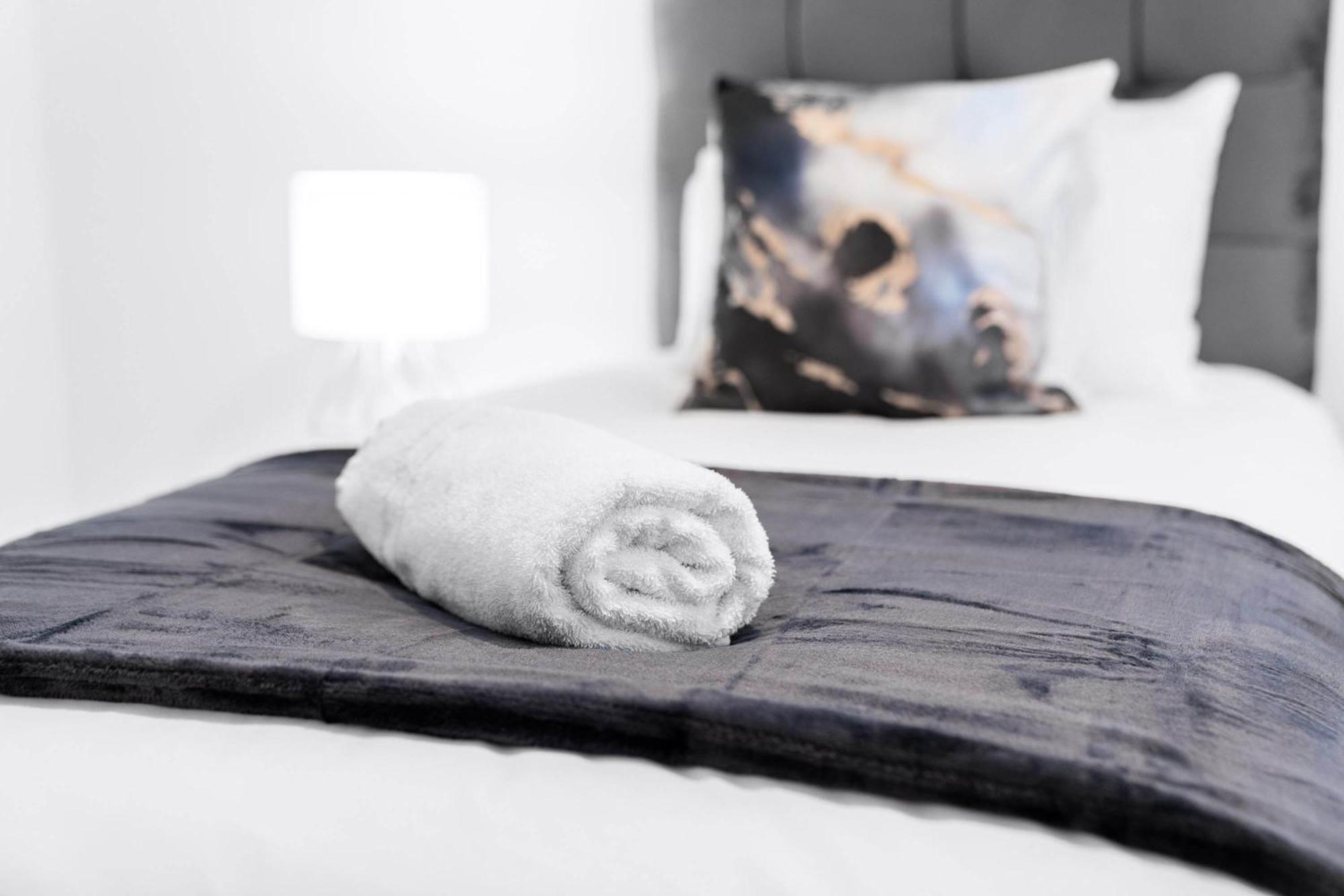 Luxury Apartment - 2 Bedrooms - Balcony - Parking - Netflix - Wifi - 7Mc Birmingham Esterno foto
